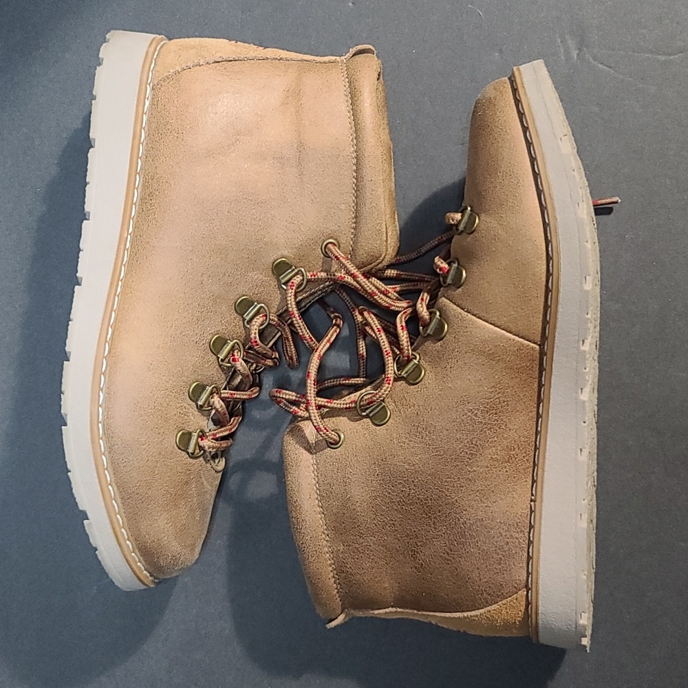 Bob's Animal print memory foam lace-up Alpine-MT Gato ankle boots by Skechers